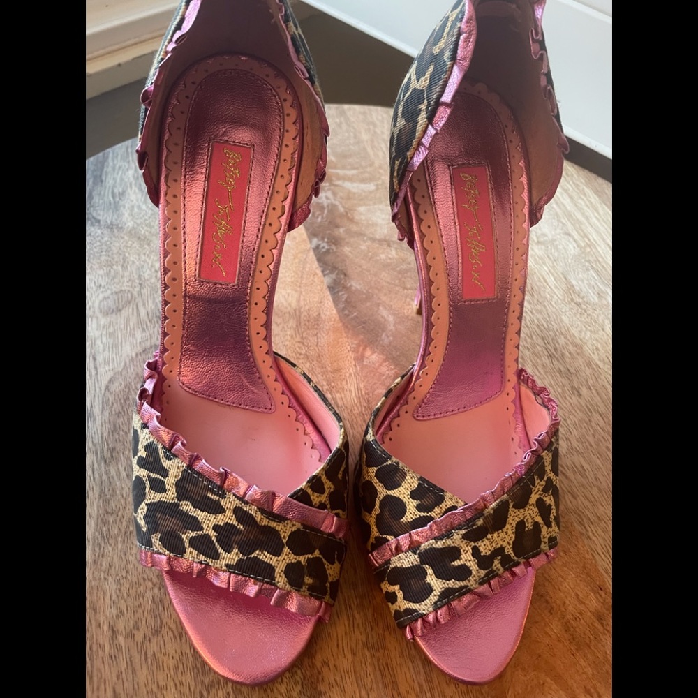 Betsey Johnson Sexy Hi Heel Pumps Leopard Cheetah Pink Open Toe